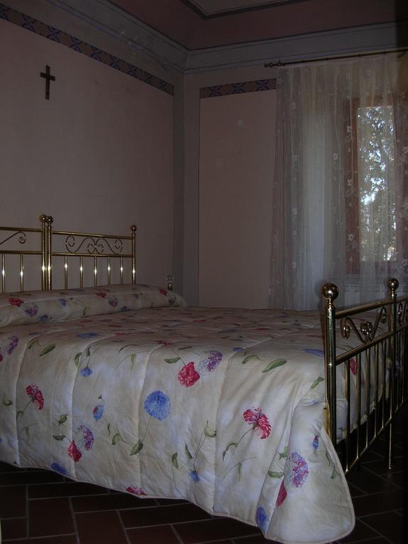 Отель Borgo Vecchio Монтальчино Номер фото